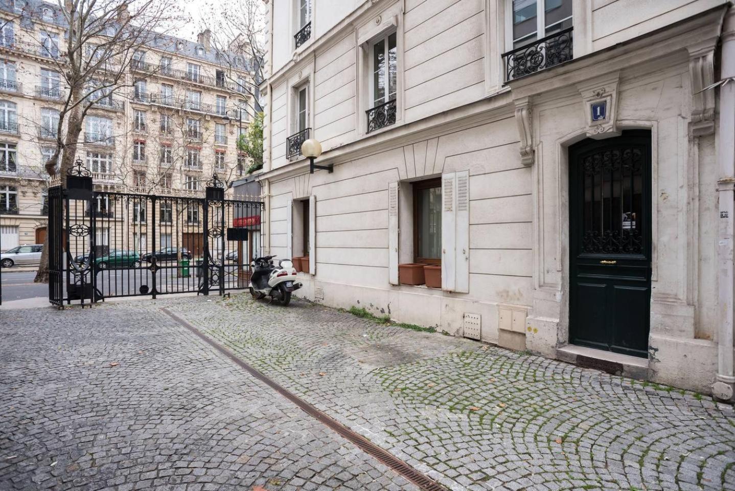 Guestready - Magnifique Studio Near Eiffel Tower Apartment ปารีส ภายนอก รูปภาพ